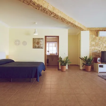 Lagos Suite * Lagos